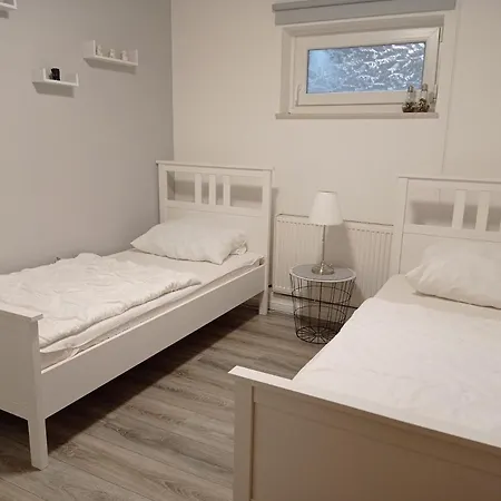 2 Schlafzimmer Appartement Eg Terrasse, Hund, Kamin