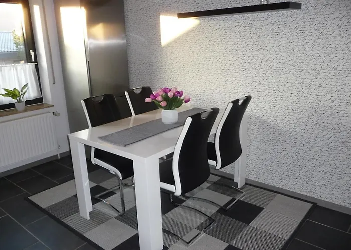 公寓 2 Schlafzimmer, Terrasse, Hund, Kamin